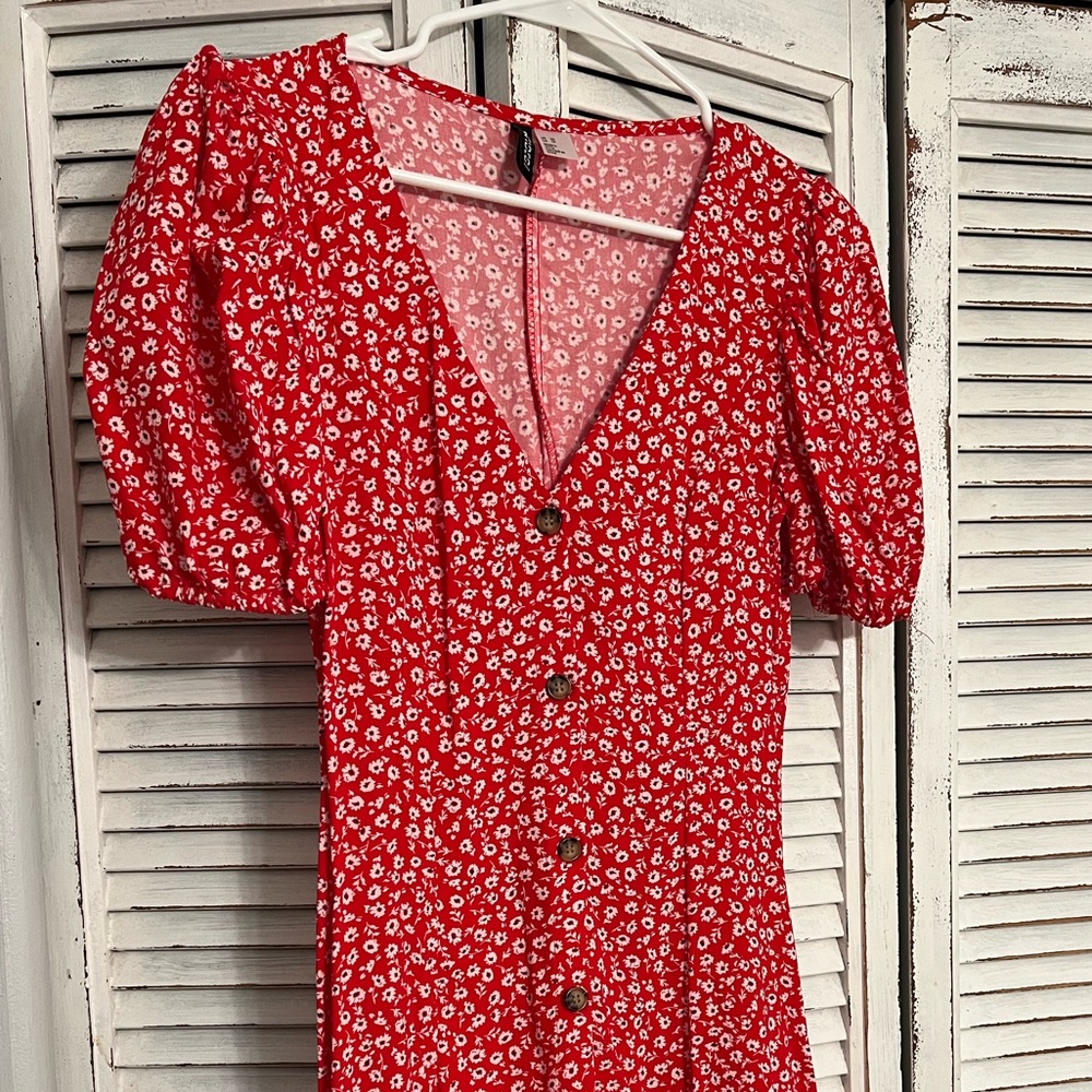 H&M Divided Res floral print mini dress